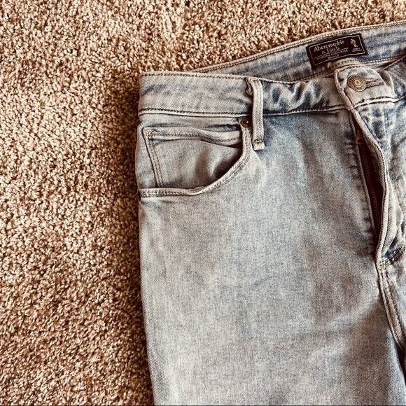 Abercrombie & Fitch | High Rise Jeans - Picture 3 of 5